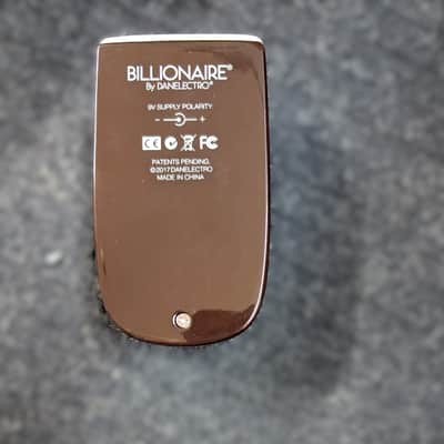 Danelectro Billionaire Filthy Rich Tremolo 2010s - Cream/Black image 6