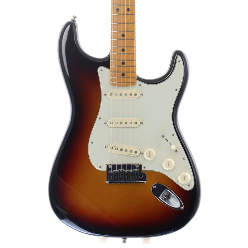 Fender USA American Ultra Stratocaster Ultraburst [US20053376] (04/28)