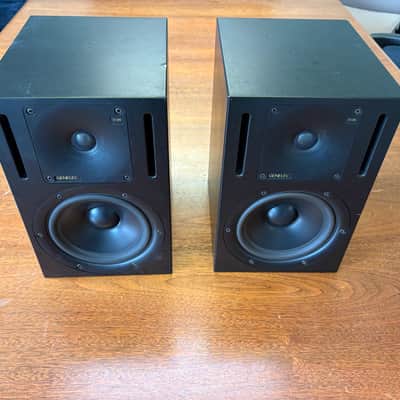 Genelec 1030A 6.5" Powered Nearfield Studio Monitor (Pair) 1994 - 2005 - Black image 1