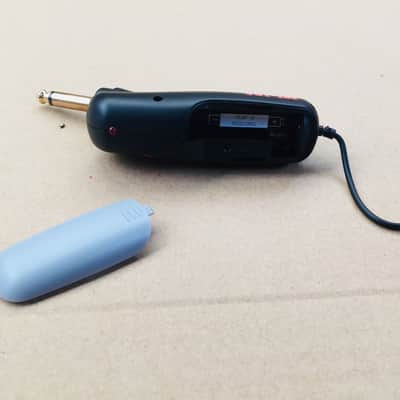 Nady MGT-16A Système sans fils UHF Guitare avec émetteur angle à 45° image 4