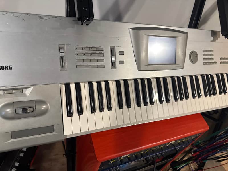 Korg Trinity Plus 61-Key 32-Voice Polyphonic Workstation 1996 - Silver image 1