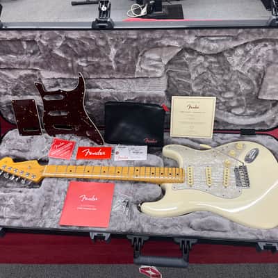 Fender American Professional II Stratocaster Maple Fretboard 2022 - Olympic White image 24