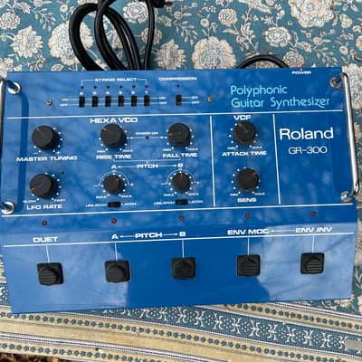Roland GR-300 Synthesizer (for guitar) 1980’s - Blue