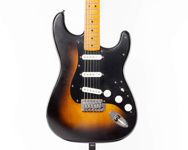 Squier 40th Anniversary Vintage Edition Stratocaster 2022 Satin Wide 2-Colour Sunburst image 1