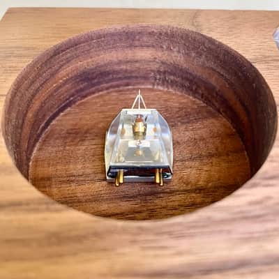 Rega Apheta 2 Low Output MC Phono Cartridge, Anodized aluminum body, Vital profile nude diamond Stylus on Aluminum Cantilever image 7