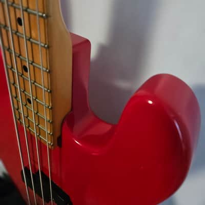 Charvel B1 1985 - Red image 9
