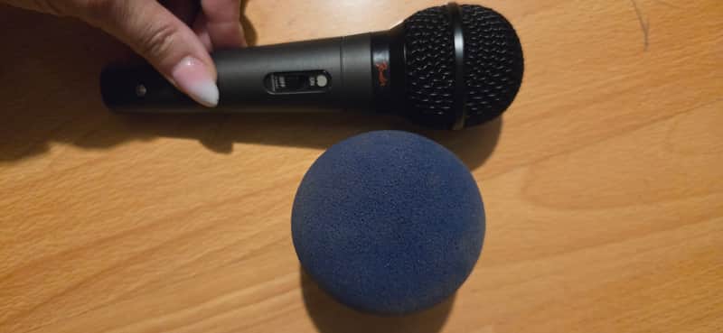 Fender P-51 Dynamic Vocal Microphone – XLR – On/Off Switch image 1