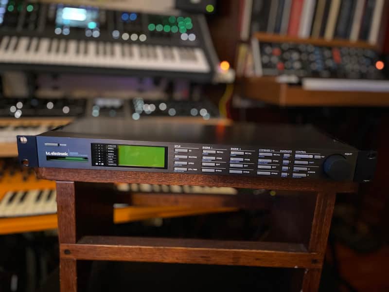 TC Electronic M2000 Multi-Effect Unit 2010s - Silver image 1