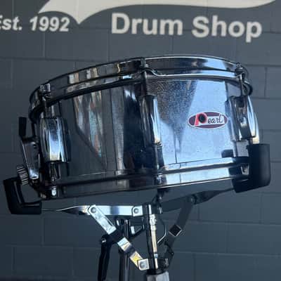 Vintage 60's Pearl 5.5x14" Chrome 8 Lug Snare Drum image 2
