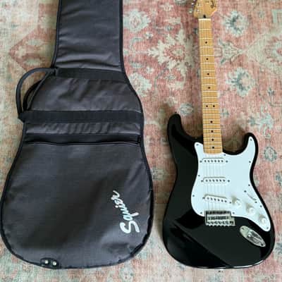 Fender Stratocaster 1995 Squier Series Maple Neck Made in Mexico MIM Black Gig Bag image 2