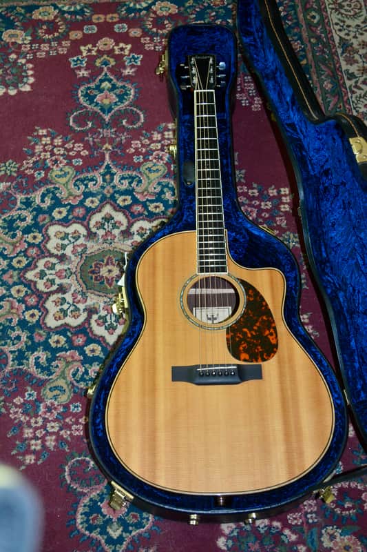 Larrivee L-09 2011 Acoustic / Electric w/Hardcase image 1