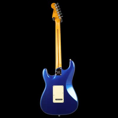 Fender American Ultra Stratocaster HSS, Cobra Blue image 4
