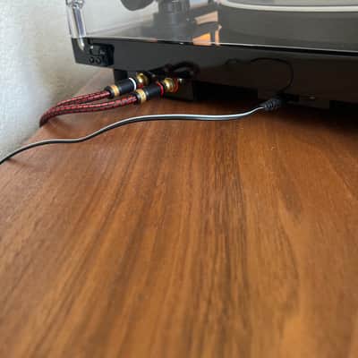 Pro-Ject Debut Carbon Turntable Sumiko Pearl Cartridge + Herbie's Mat Excellent image 12