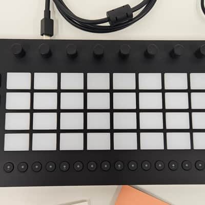 B-Stock - Ableton Move Standalone Workstation w/ Ableton Live 12 Intro - WITH WARRANTY image 1