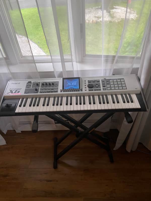 Roland Fantom-X6 61-Key Workstation Keyboard