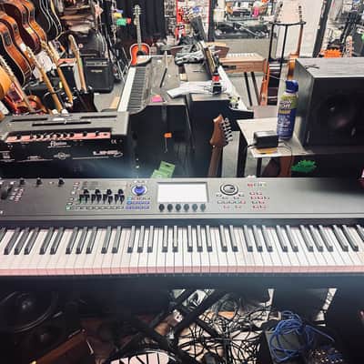 Yamaha MODX8 88-Key Weighted Music Synthesizer Workstation – Floor Model – Tested & Working