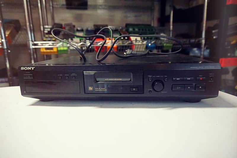 Sony MDS-JE330 Mini Disc Player / Recorder image 1