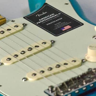 Fender American Professional II Stratocaster with Rosewood Fretboard 2020 - Present - Miami Blue image 14