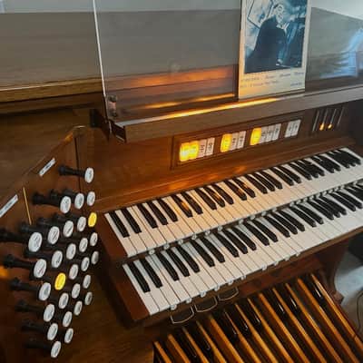 Rodgers Organ w/ 32 Note Pedalboard, External Speakers, & Bench! image 4