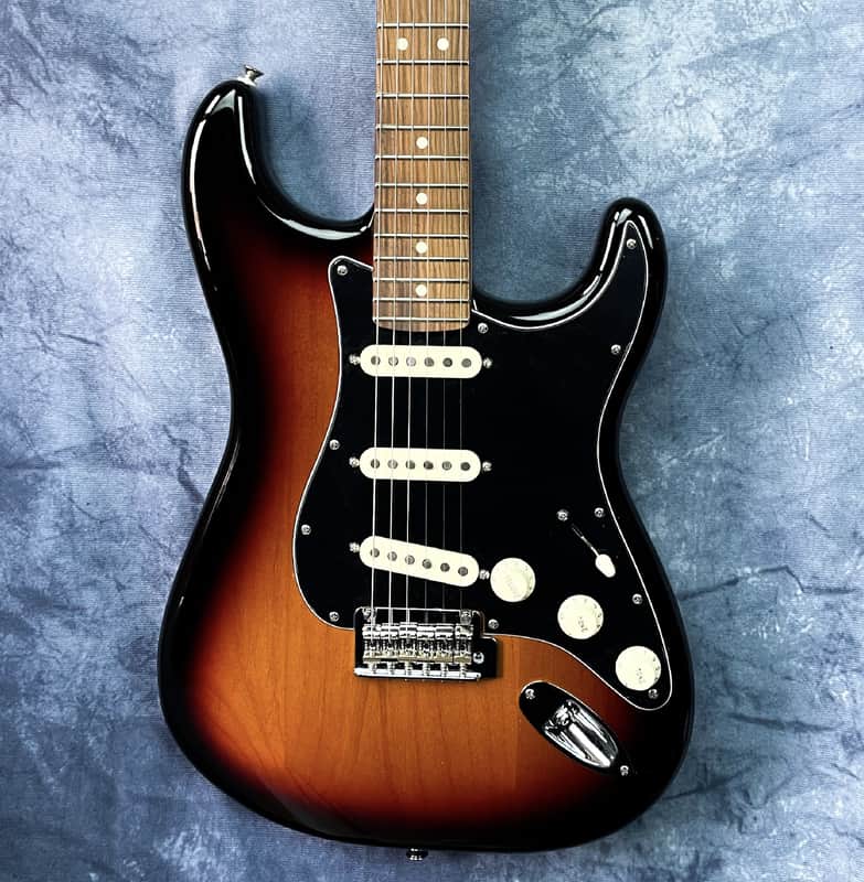 Fender Player Stratocaster In Sunburst W +Black Pickguard & Tex-Mex Pickup  Upgrade