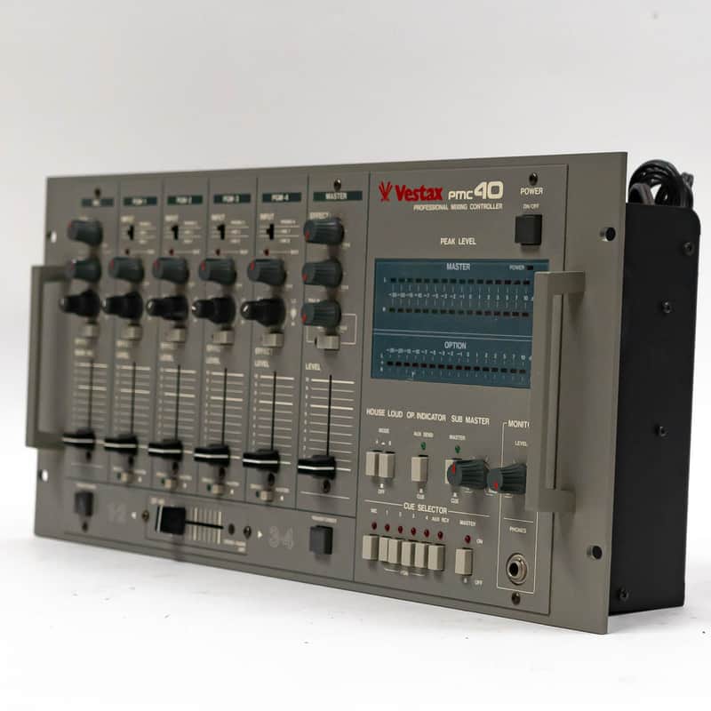 VESTAX PMC-40 完全ジャンク 通電OK 部品取り 音出しok トップ Vestax