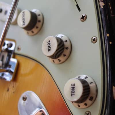 FENDER "Michael Landau Signature 1968 Stratocaster, Round-Laminated Rosewood, Bleached 3-Color Sunburst" HARDCASE, PAPERS, 3, 58 KG image 13