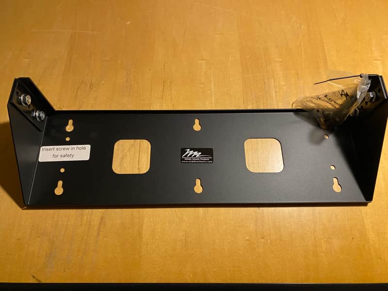 Middle Atlantic 19" 2U Vertical Panel Mount Rack image 1