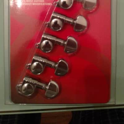 Fender Stratocaster parts kit. Hardware, pickguard, pickups, tuners, bridge and more! image 3