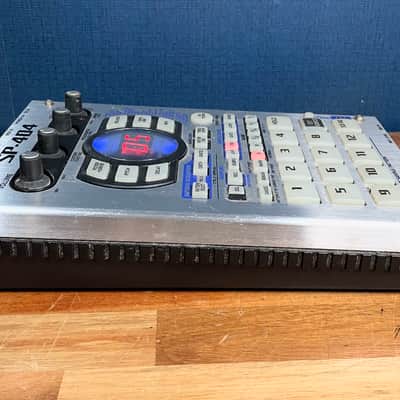 Roland SP-404 Sampler - Silver w/ 1GB CF Card image 3