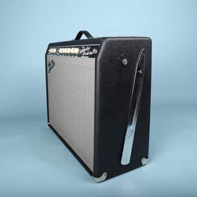 2005 Fender Custom Vibrolux Reverb 2x10 Professional Tube Amplifier image 13