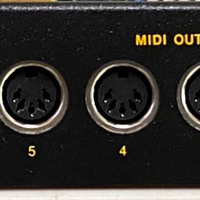 Opcode Studio 3 1U Rack-mount MIDI Interface image 2