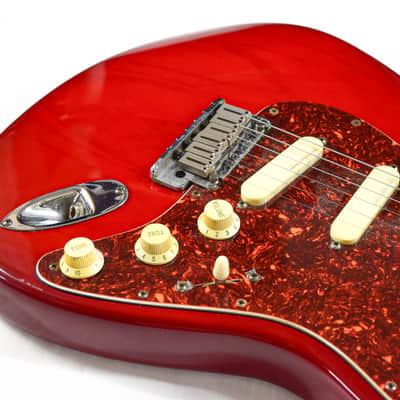 Fender Strat Plus Deluxe with Maple Fretboard - Crimson Burst image 7