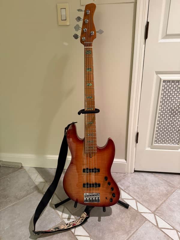 Sire Marcus Miller V10 5-String 2020 image 1