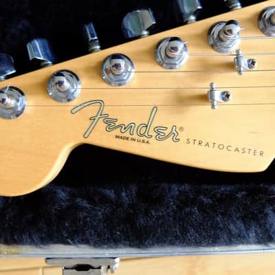 Fender American Standard Stratocaster Left-Handed with Maple Fretboard 1995 - 2000 - Black image 4