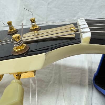 Gibson DSRVCWGH1 Limited Edition Reverse Flying V Guitar with Case 2007 - Alpine White image 21