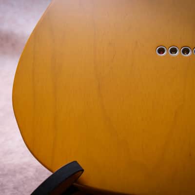 FENDER USA American Vintage '52 Reissue Telecaster "Butterscotch Blonde + Maple" (2011) image 21