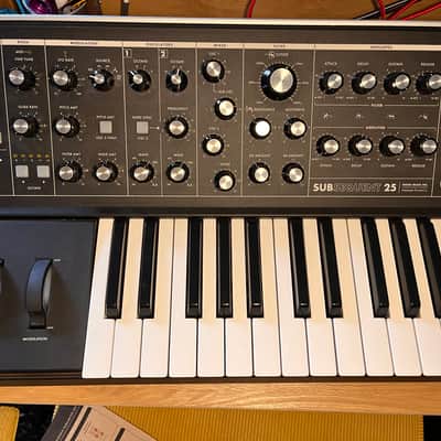 Moog Subsequent 25 Analog Synth 2020 - Present - Black
