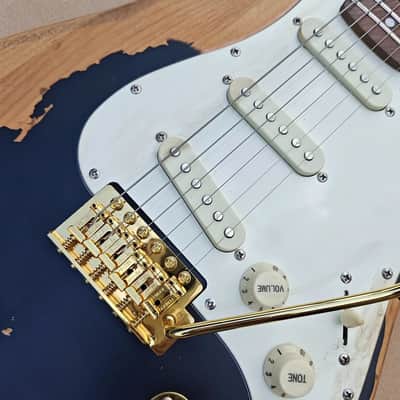 Relic Black ST Electric Guitar Gold Hardware – Vintage Style Strat 6 String image 3