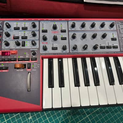Nord Lead 2X 49-Key 20-Voice Polyphonic Synthesizer w/ Bag & Manual image 3