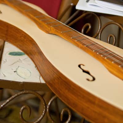 Roosebeck DMGS4 | Grace Mountain Spruce Soundboard Dulcimer with F-Holes, Vaulted Fretboard - 34". New with Full Warranty! image 3