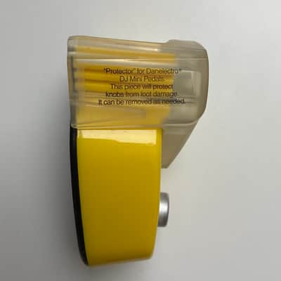 Danelectro Tuna Melt Tremolo 2010s - Yellow image 3