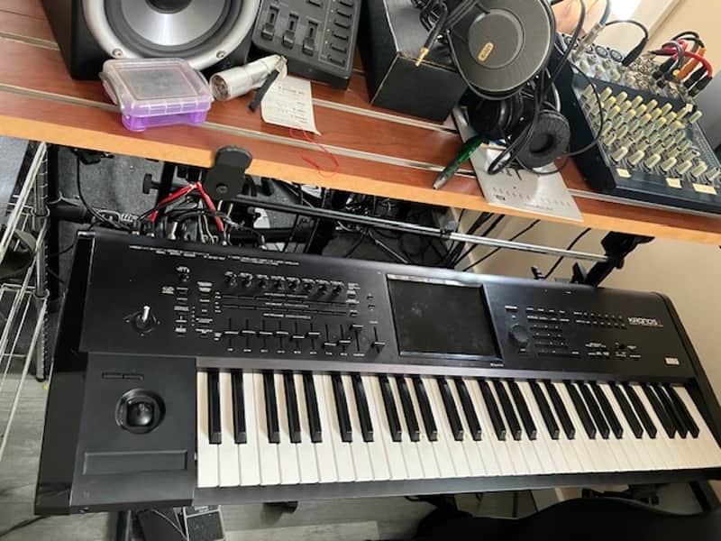 Korg Kronos X 61 with extras image 1