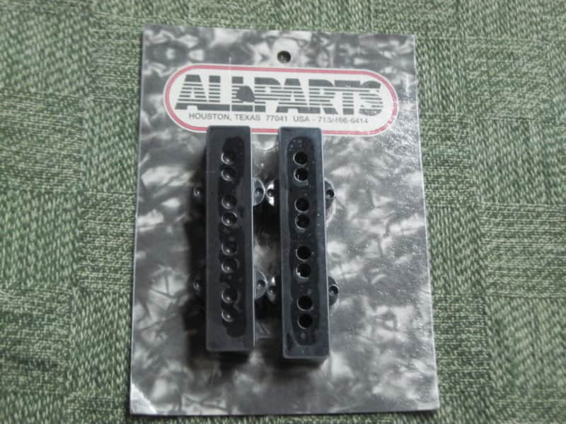 new in package A+ Allparts PC-0953-023, Pickup Cover Set for Jazz Bass / J Bass (2 piececs) Black, plastic (from 2020s) screws are NOT included- but they're availabe for sale upon request image 1
