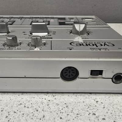 Cyclone Analogic TT-303 Bass Bot V1 2014 - Silver image 3