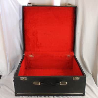Black Italian Hard Case for Accordion 21.50" x 19.50" x 10.25" (54.50cm x 49.50cm x 26cm) image 2