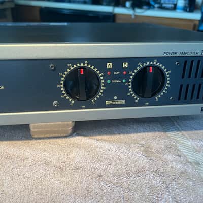 Yamaha P3500S Power Amp with rack mount bolts and washers image 3