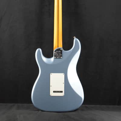 Fender American Ultra Luxe Vintage '60s Stratocaster Rosewood Fingerboard Ice Blue Metallic image 8