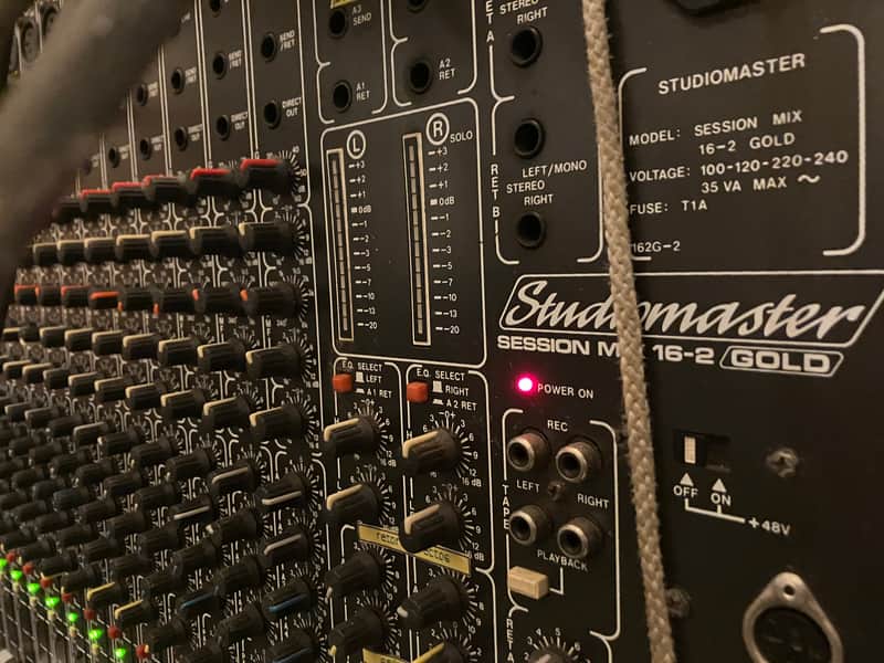 Studiomaster Session mix 16-2 gold Mediados de los ´90. - Black image 1