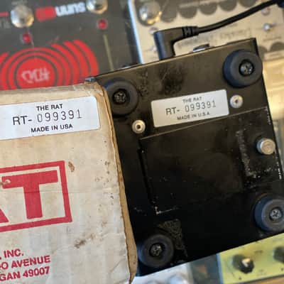 1988 Pro Co RAT (RAT2) - Version 4 Flatbox by Woodcutter w/ Green PCB, LMN308 & Original Box image 3