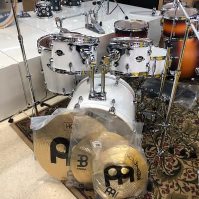 Pearl Export Drum Set Pure White 5pc 20€ Drum Kit with Meinl HCS Cymbals and Throne image 2